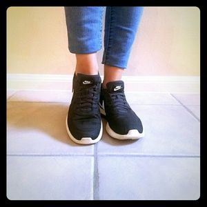 Nike MD Runner Womens (used)